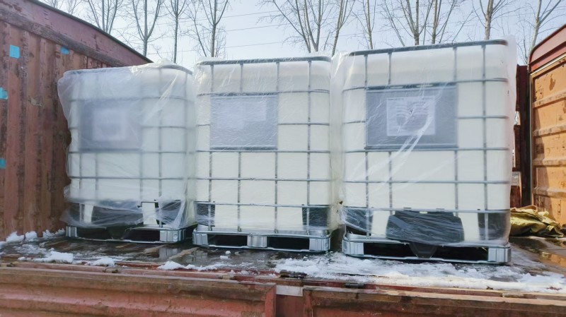 河南通商倉儲(chǔ)部冒雪完成獸藥用白油的發(fā)貨安排